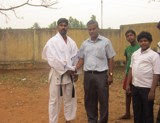 GOVT SCHOOL NSS STUDENTS KARATE TAINING 2012